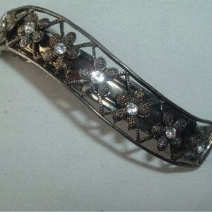 Vintage rhinestone flower hair clip